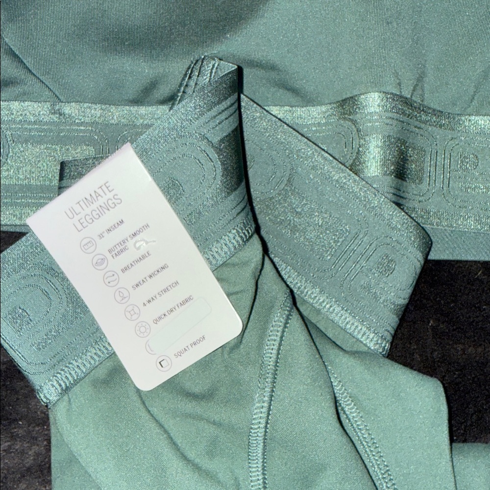 PINK Victoria's Secret Sports set in Sage - Picture 2 of 7